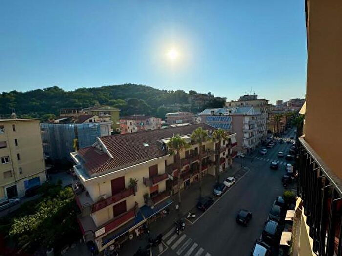 Appartamento con 6 locali in vendita in Via Francesco Saverio Nitti, Agropoli