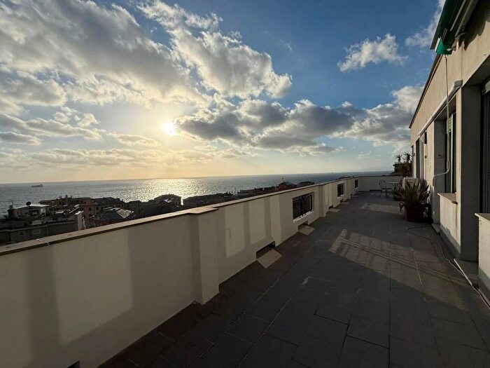 Appartamento con 6 locali in affitto in Corso Europa, Quinto, Genova