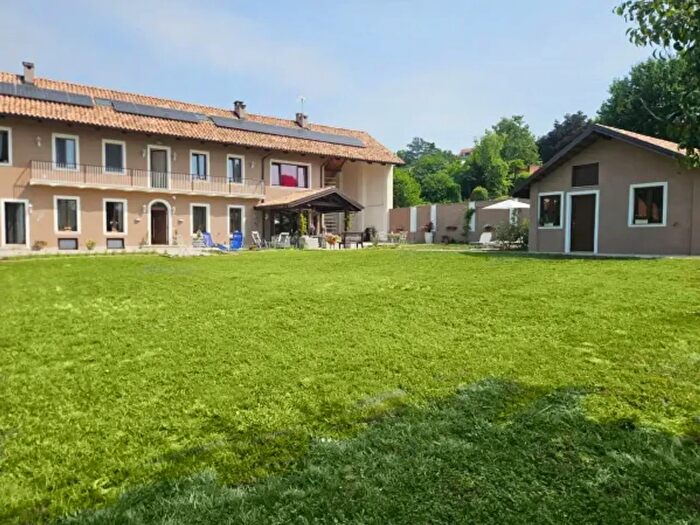 Casa con 6 locali in vendita in Via Umberto I, Trofarello