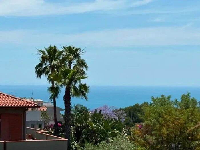 Appartamento quadrilocale in affitto in Via Acicastello, Aci Castello