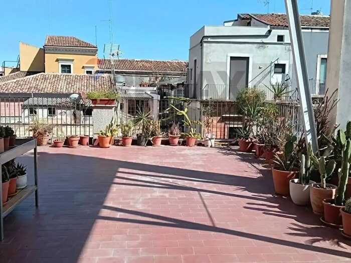Appartamento con 5 locali in vendita in Catania