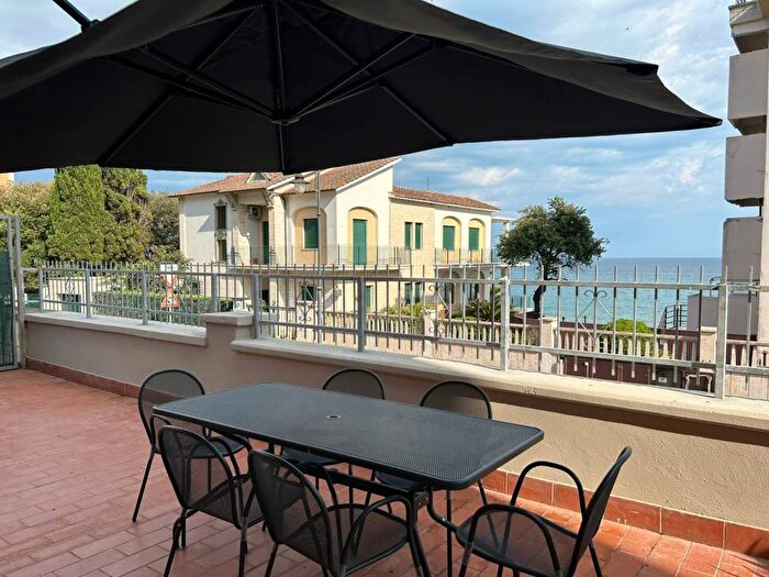 Appartamento trilocale in affitto in Via Antonio Gramsci, Centro Storico, Anzio