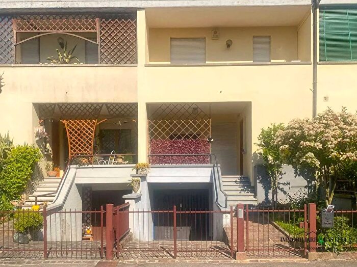 Casa quadrilocale in vendita in Reggio Emilia