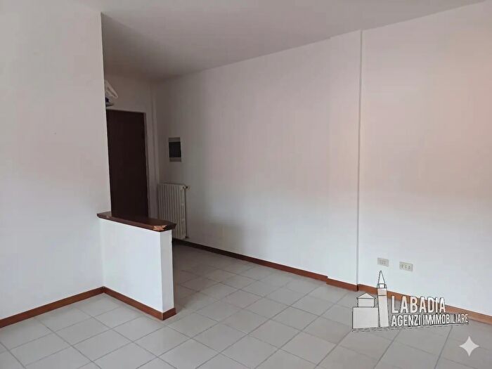 Appartamento trilocale in vendita in Via Roma, Castelbaldo