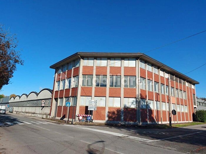 Casa con 6 locali in affitto in Via Marco Polo, Meda