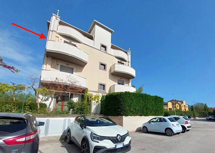 Appartamento quadrilocale in vendita in Via Carlo Urbani, Fabriano