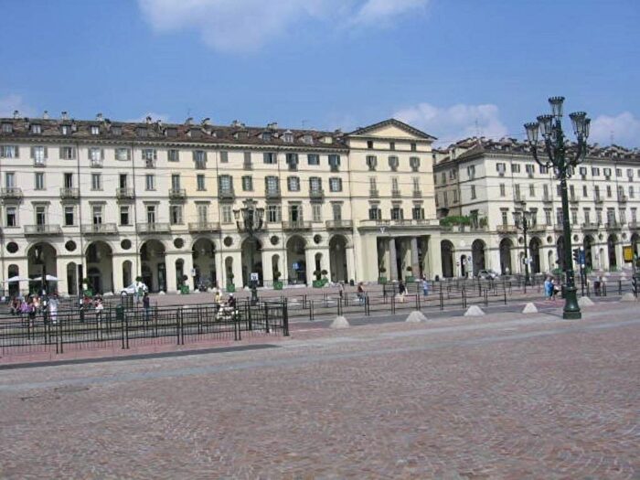 Appartamento quadrilocale in affitto in Piazza Vittorio Veneto, Via della Rocca, Torino