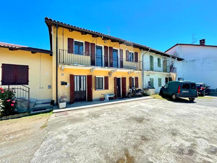 Casa con 7 locali in vendita in Strada Mormore, Pocapaglia
