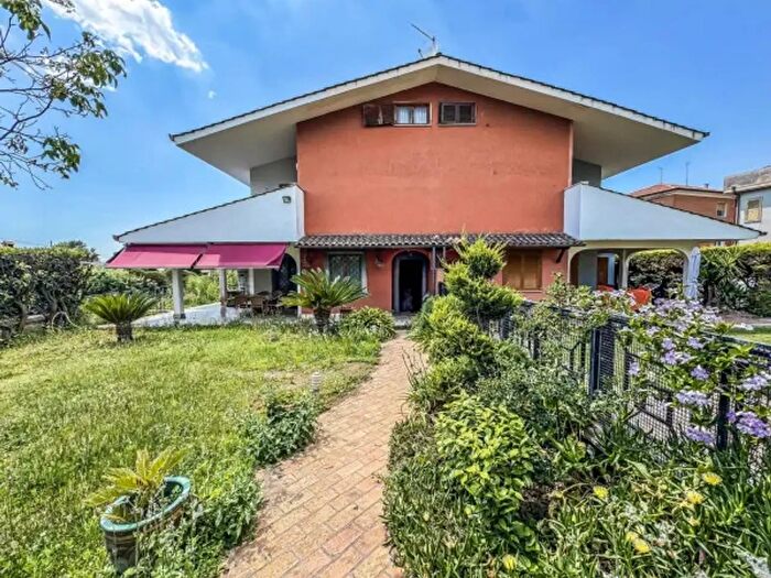 Casa con 6 locali in vendita in Via Valle della Noce, Grottaferrata