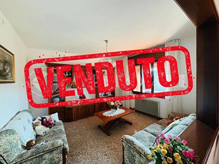 Casa con 5 locali in vendita in Porcia