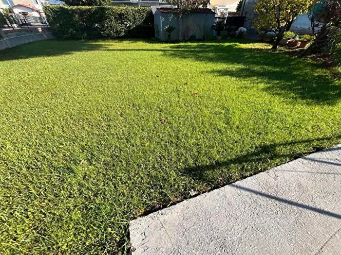 Casa con 5 locali in vendita in Massa