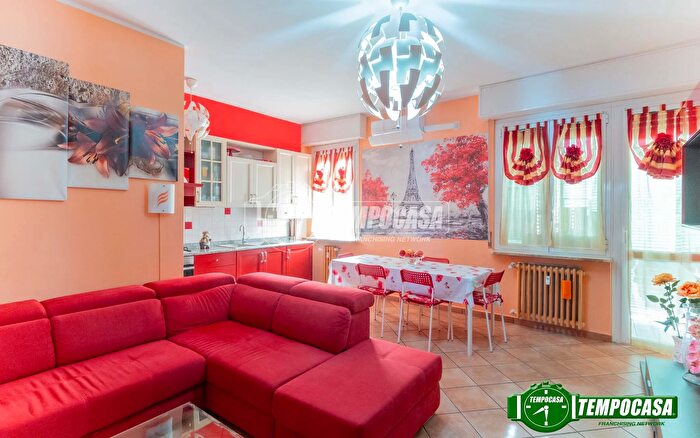 Appartamento trilocale in vendita in Via Fratelli Sanchioli, Magenta