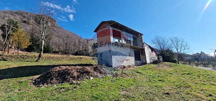 Casa quadrilocale in vendita in Via per Armeno, Armeno