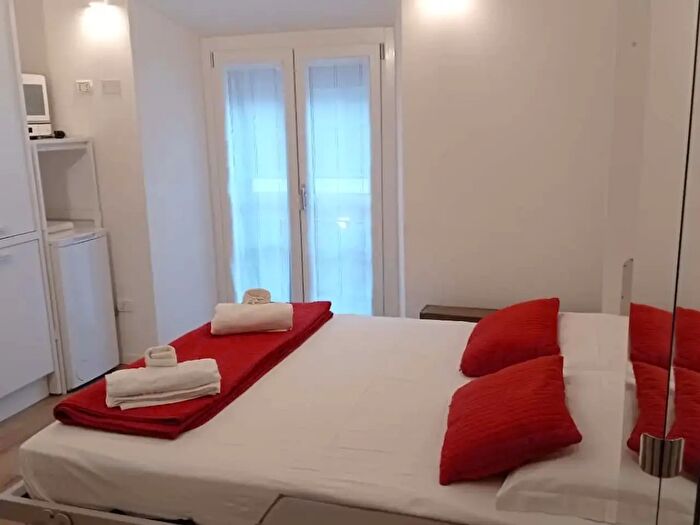 Appartamento monolocale in affitto in Via Luigi Federico Menabrea, Milano