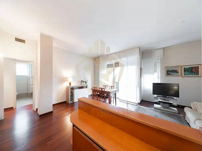 Appartamento quadrilocale in vendita in Via Romagna, Monza