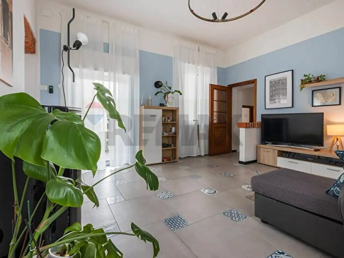 Appartamento trilocale in affitto in Via Garibaldi, Cassano Magnago