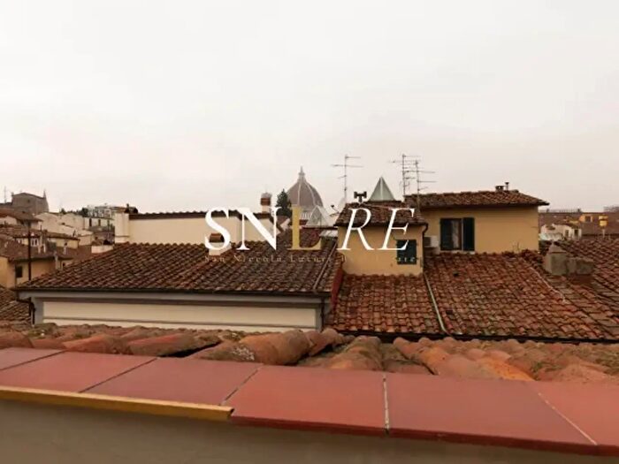 Appartamento con 6 locali in vendita in Via Giuseppe Verdi, Firenze