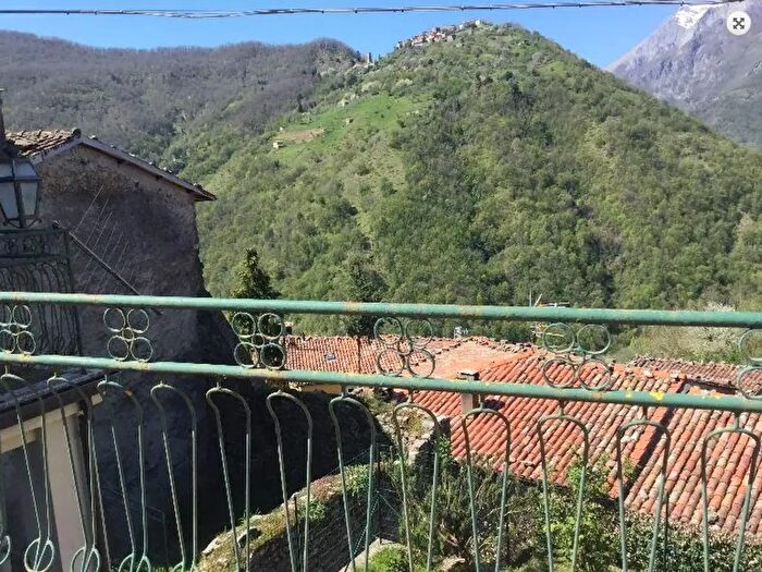 Casa con 5 locali in vendita in Gallicano