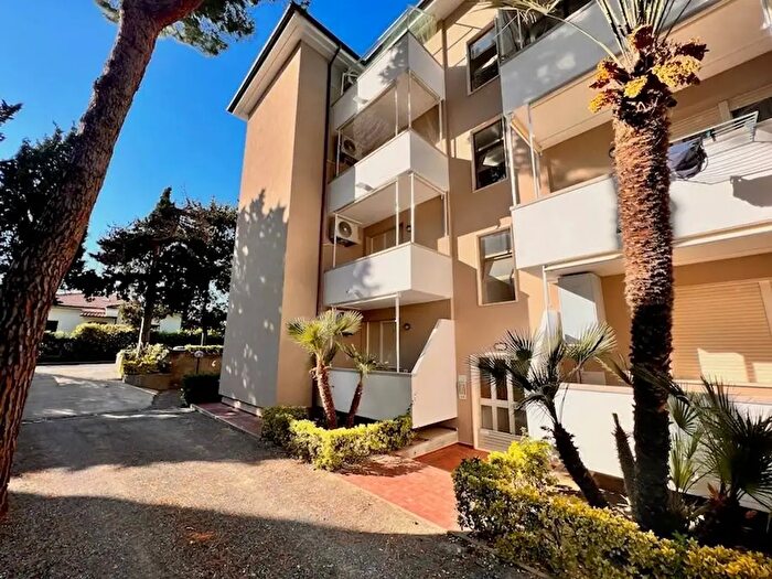 Appartamento trilocale in affitto in Via dei Cipressi, Rosignano Marittimo