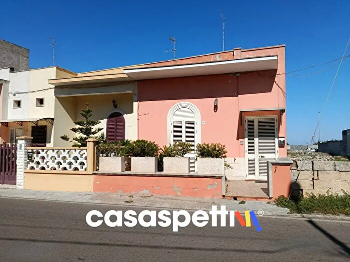 Casa quadrilocale in vendita in Via Matteotti, Carpignano Salentino