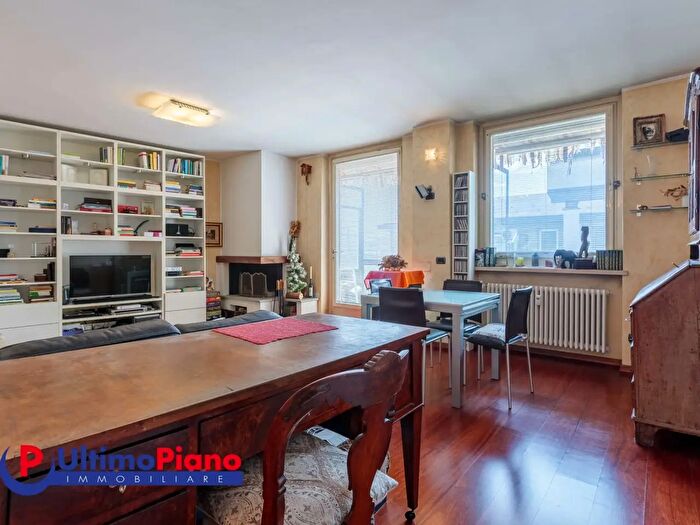 Appartamento con 5 locali in vendita in Via Trottechien, Aosta