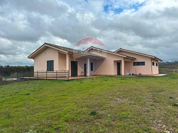 Casa con 6 locali in vendita in via del pavone, Campagnano di Roma