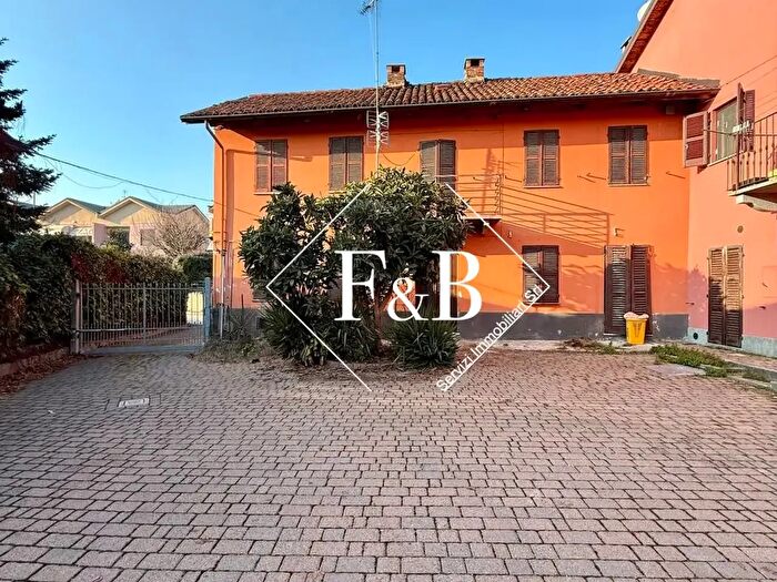 Casa con 8 locali in vendita in Via al Duca, Asti