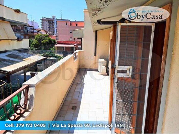 Appartamento trilocale in vendita in Ladispoli