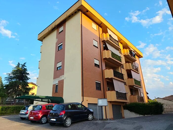 Appartamento quadrilocale in vendita in Contrada Boccalupo Snc, Rose