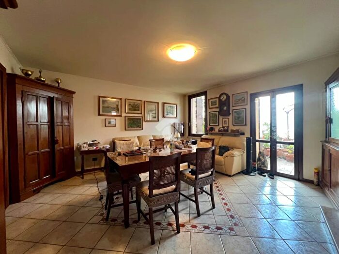 Casa trilocale in vendita in Via S Lazzaro, Mantova