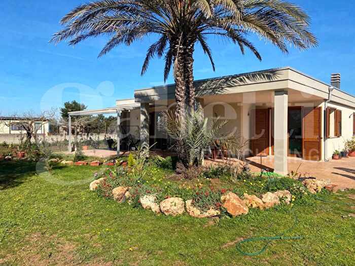 Casa quadrilocale in vendita in Via Murruzzulu Tronco a, Sassari