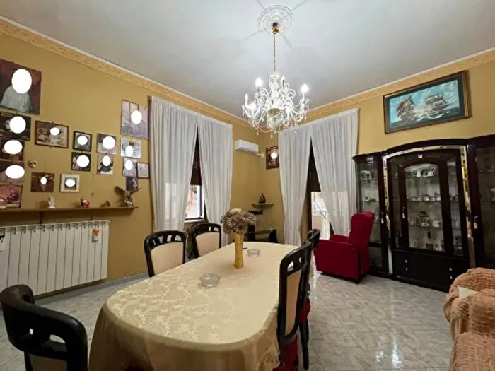 Appartamento trilocale in affitto in Vico Politi, Napoli
