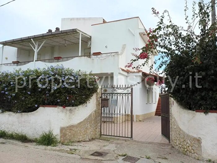 Casa con 18 locali in vendita in Viale dei Lidi, Siracusa