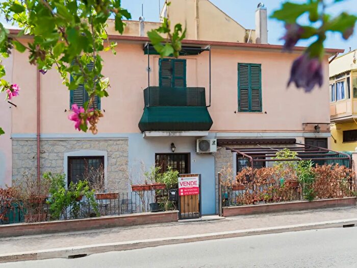 Appartamento bilocale in vendita in Viale Umberto I, Formello