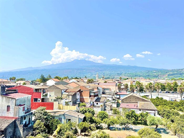 Appartamento bilocale in vendita in Via Marina, Fiumefreddo Di Sicilia