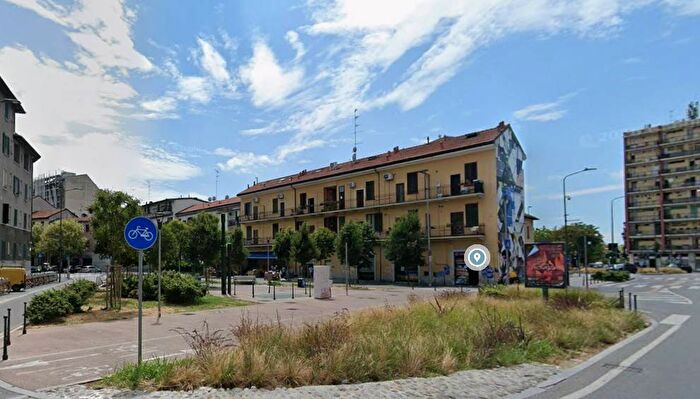 Appartamento trilocale in affitto in Via Marco dAgrate, Corvetto, Milano