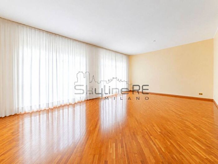 Appartamento quadrilocale in affitto in Via George Washington, Washington, Milano