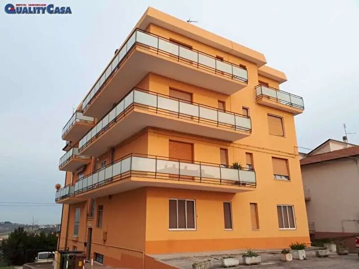 Appartamento quadrilocale in vendita in Via San Pietro, Montemarciano