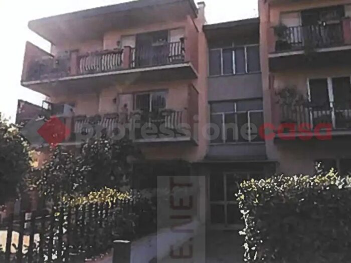 Appartamento trilocale in vendita in Via fra Guittone, Campi Bisenzio