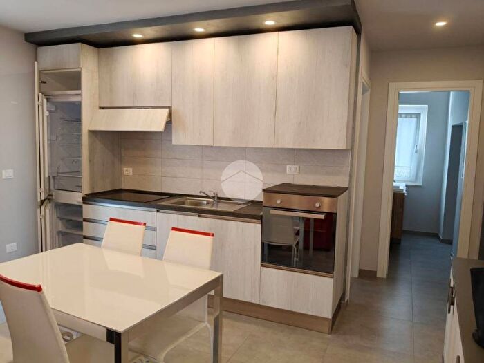 Appartamento monolocale in affitto in Via Guglielmo Marconi, Centro, Trinità