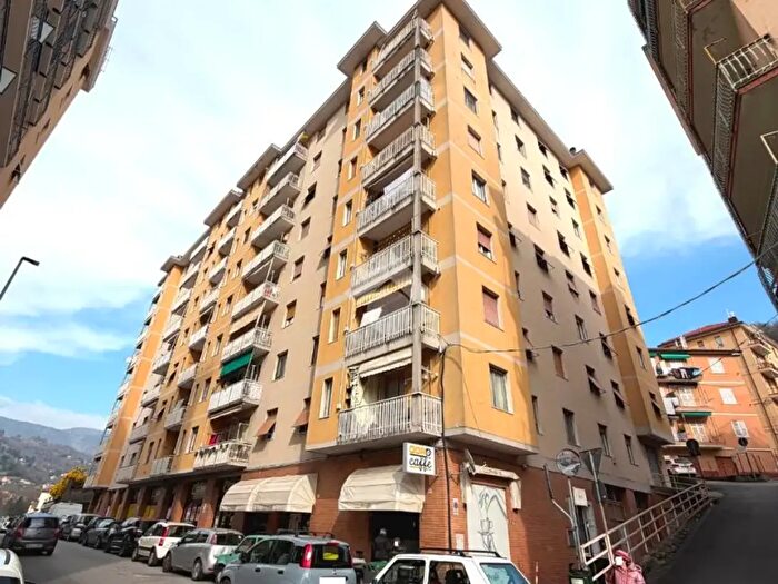 Appartamento trilocale in vendita in Via Alcide De Gasperi, Campomorone