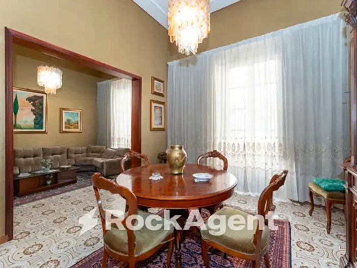 Appartamento con 5 locali in vendita in Via Milano, Catania