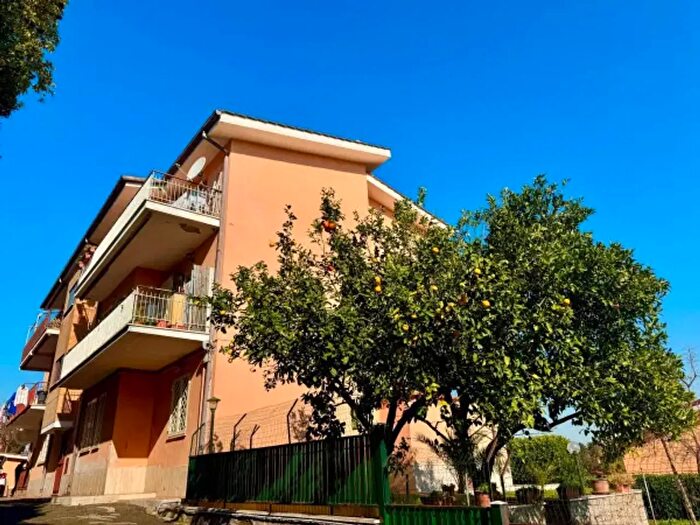 Appartamento trilocale in vendita in Via del Fosso di Tor Pagnotta, Roma