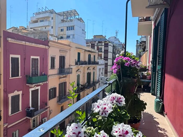 Appartamento trilocale in vendita in Via Pizzoli, Bari