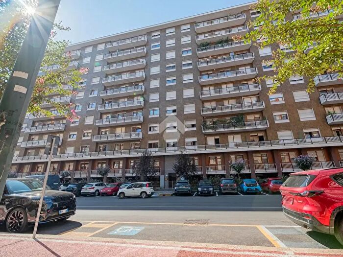 Appartamento quadrilocale in vendita in Via Filadelfia, Torino