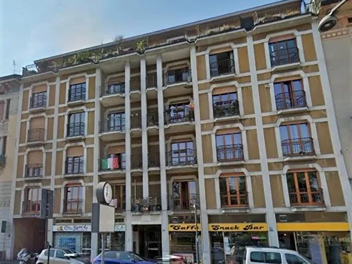 Appartamento quadrilocale in affitto in Via Dante, Cremona