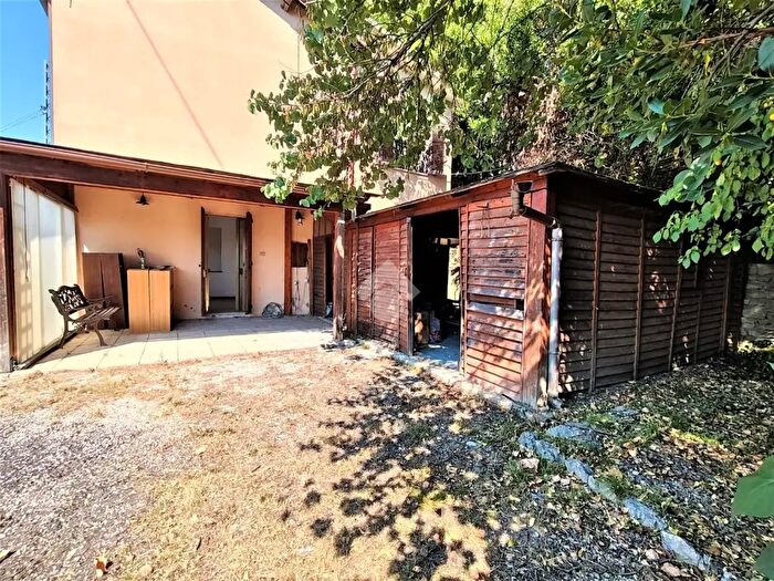 Casa quadrilocale in vendita in Via Fiorita, Perugia