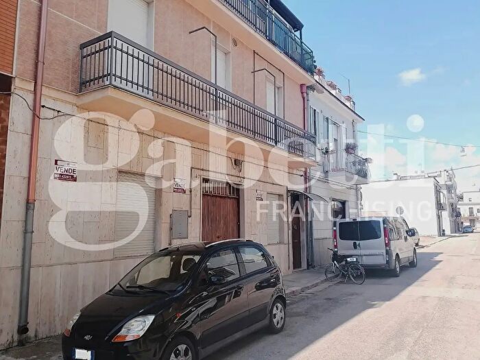 Appartamento trilocale in vendita in Via Achille Grandi, San Severo