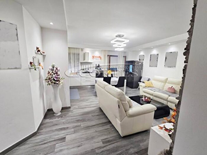 Appartamento quadrilocale in vendita in Via della Repubblica, Umbertide