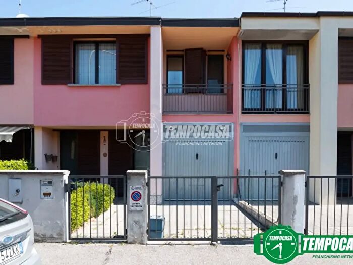 Casa quadrilocale in vendita in Via Guido Miglioli, Soresina